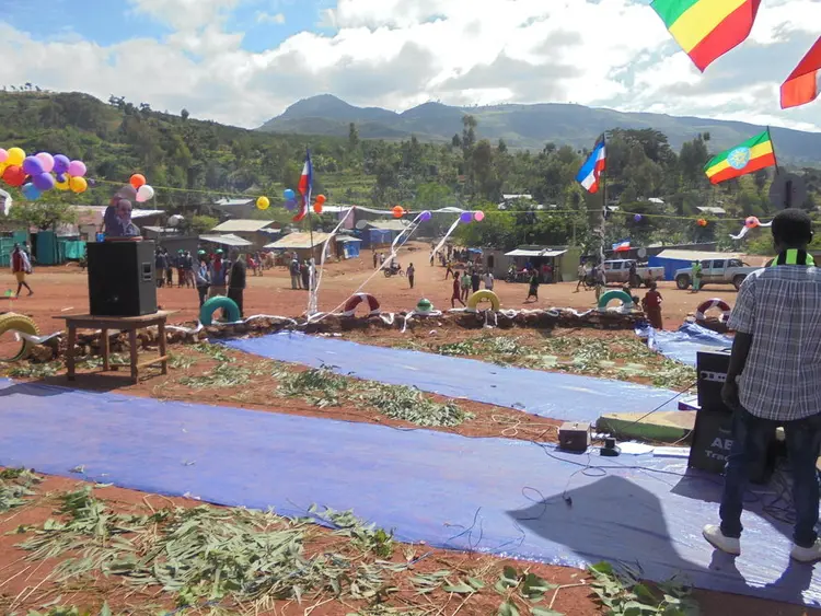 Morite katama ʕalatena/የኧሌ ከተማ አደባባይ/market place